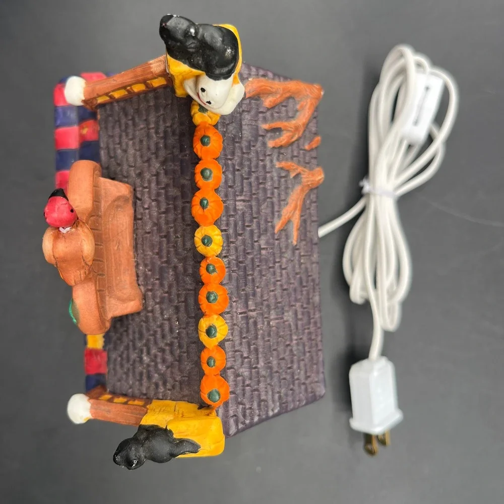 Trick or Treat Cafe Halloween Village Light Up Ceramic Haunted House New Cord